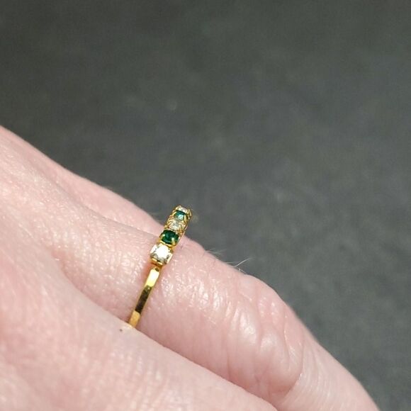 **Final Sale** Gold tone green and clear rhinestone ring size 6.75 - Picture 3 of 9